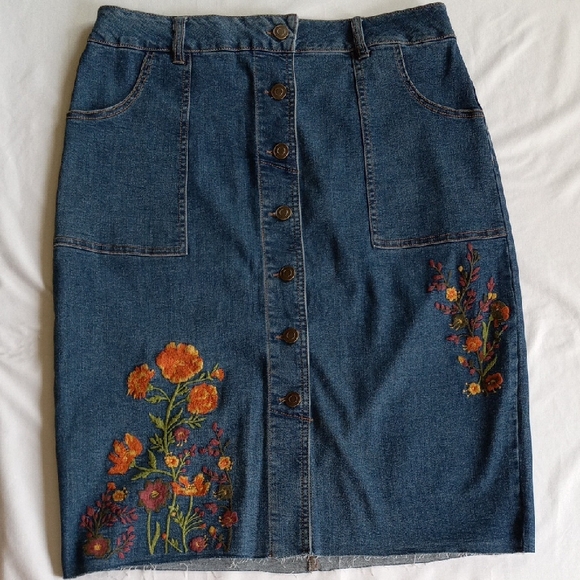 Embroidered Denim Skirt Establ8shed 1946- Blue Sz.12 - Picture 1 of 16